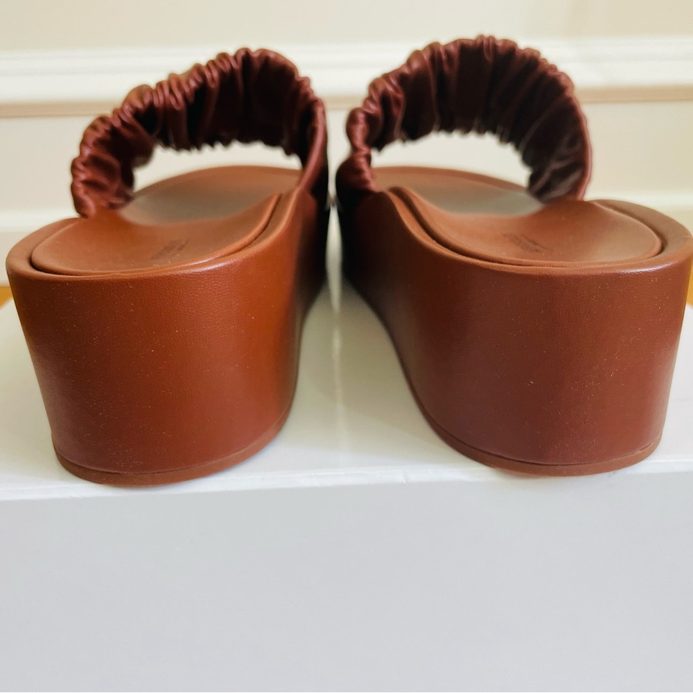 NWT, AEROSOLES Dada Sandals in Tan, New in box - Picture 7 of 12